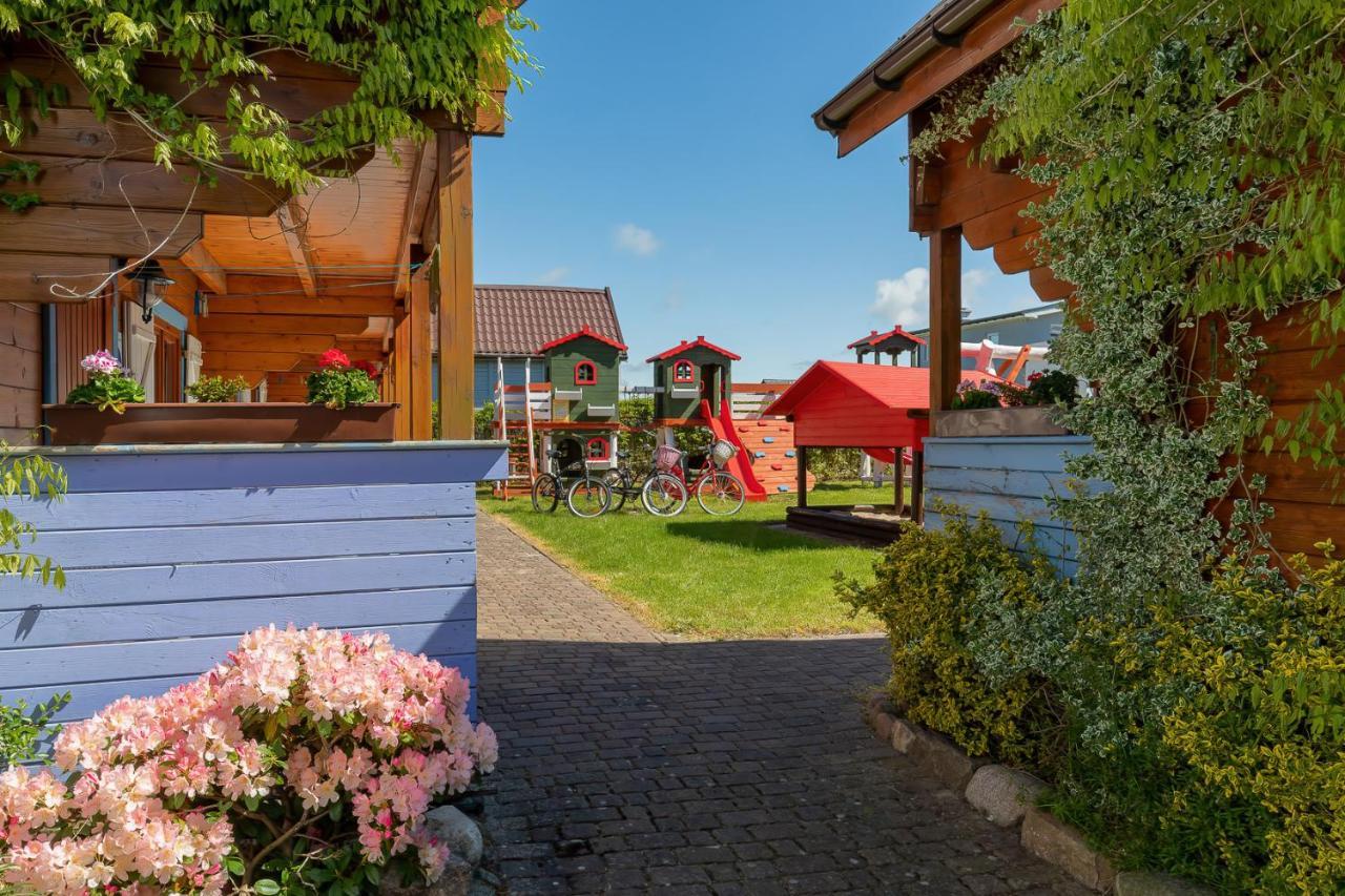 Domki Rekin Podgrzewany Basen Z Brodzikiem Oraz Klimatyzacja Rewal Exterior foto