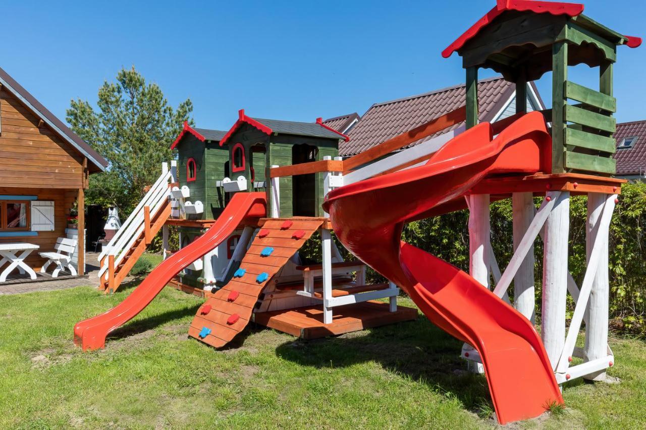 Domki Rekin Podgrzewany Basen Z Brodzikiem Oraz Klimatyzacja Rewal Exterior foto