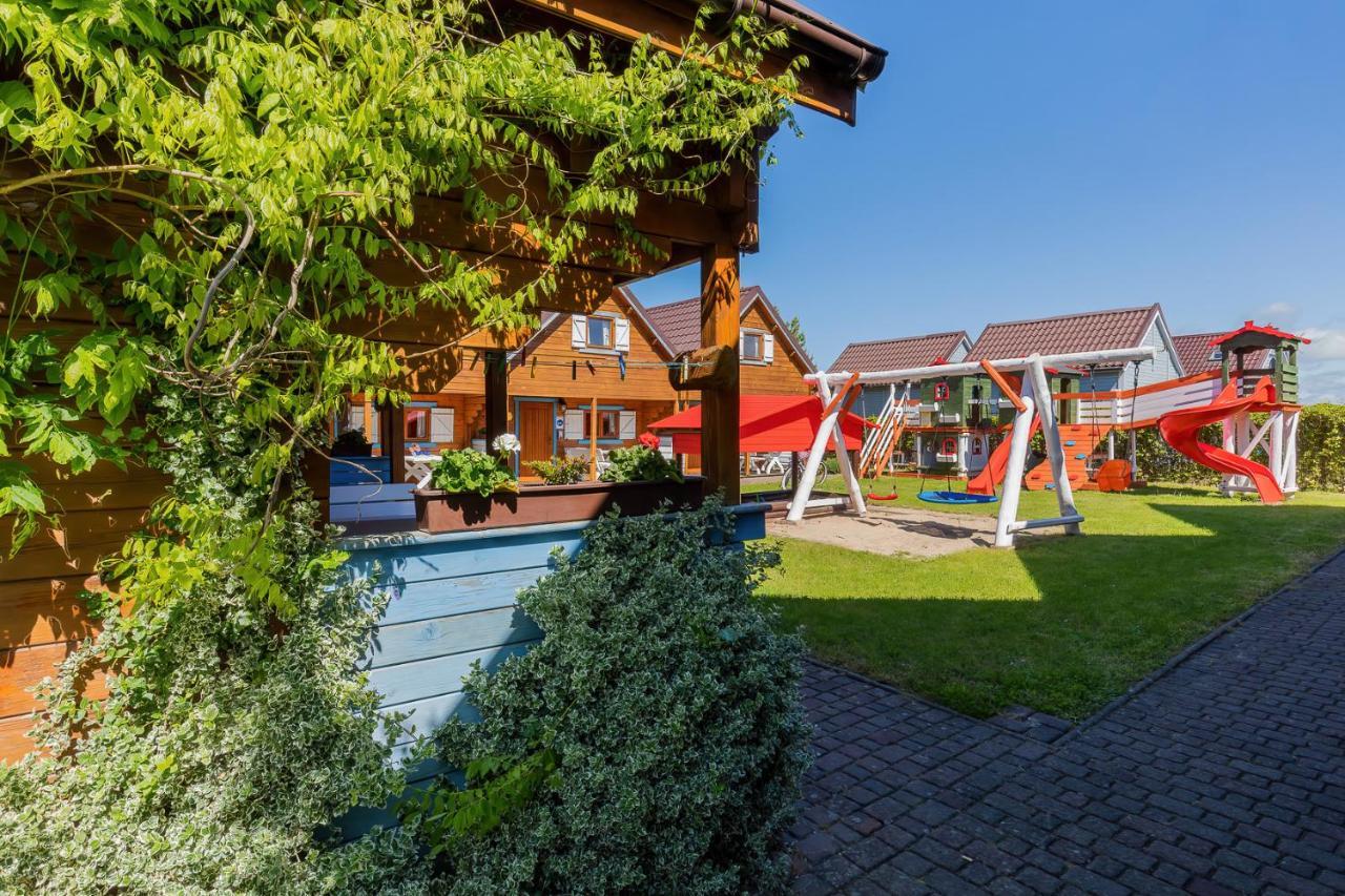 Domki Rekin Podgrzewany Basen Z Brodzikiem Oraz Klimatyzacja Rewal Exterior foto